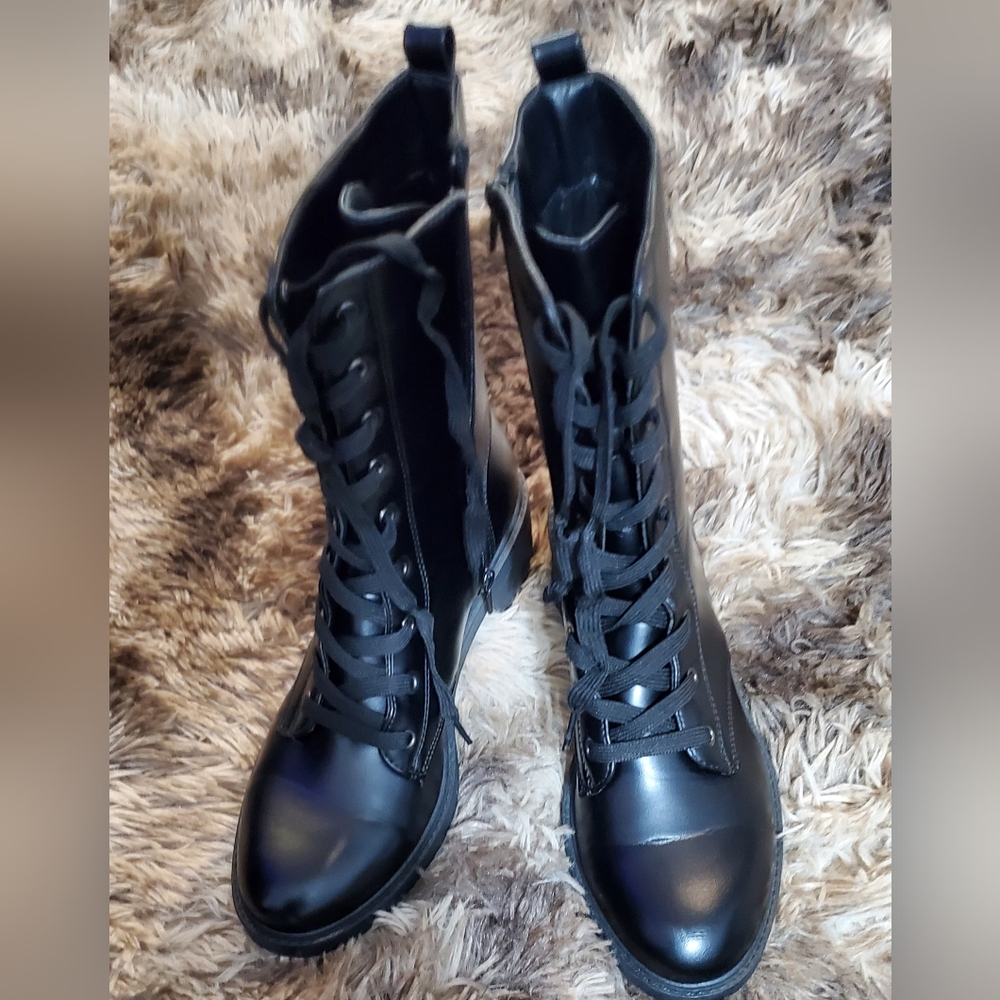 Women Rouge Helium Combat Boots
